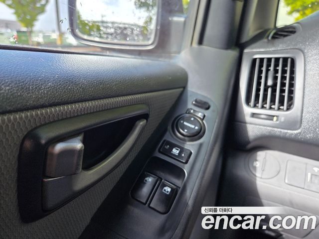 Hyundai Starex 2012 — photo 10