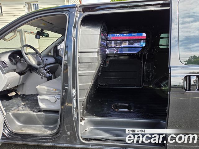 Hyundai Starex 2012 — photo 13