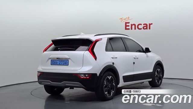 Kia Niro 2023 — photo 2