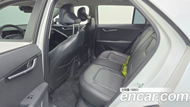 Kia Niro 2023 — photo 17