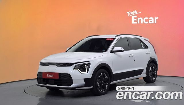 Kia Niro 2023 — photo 1