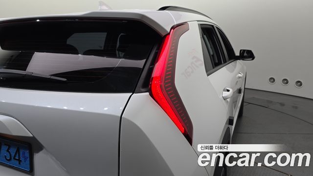 Kia Niro 2023 — photo 9