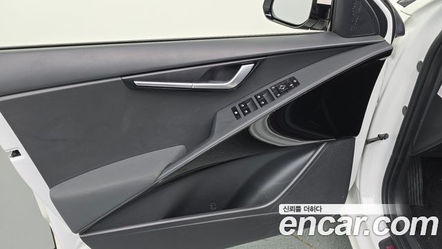 Kia Niro 2023 — photo 14
