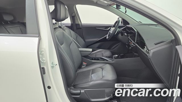 Kia Niro 2023 — photo 16