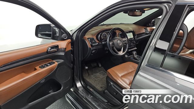 Jeep Cherokee 2020 — photo 11