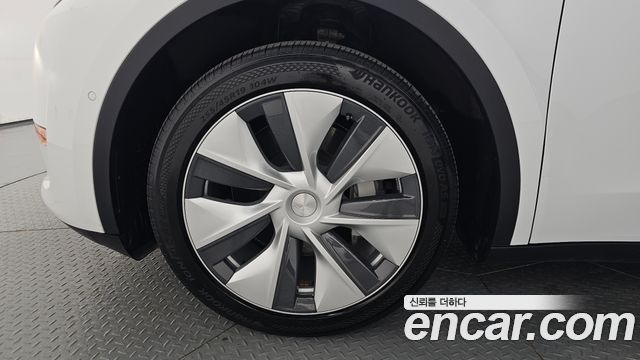 Tesla Model Y 2021 — photo 5