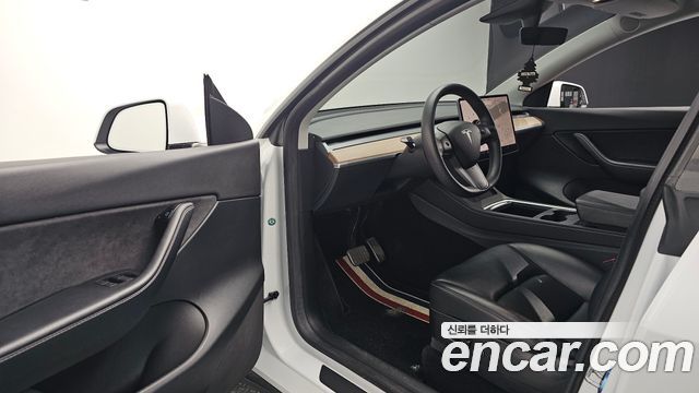 Tesla Model Y 2021 — photo 13