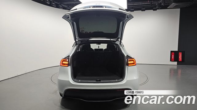 Tesla Model Y 2021 — photo 26