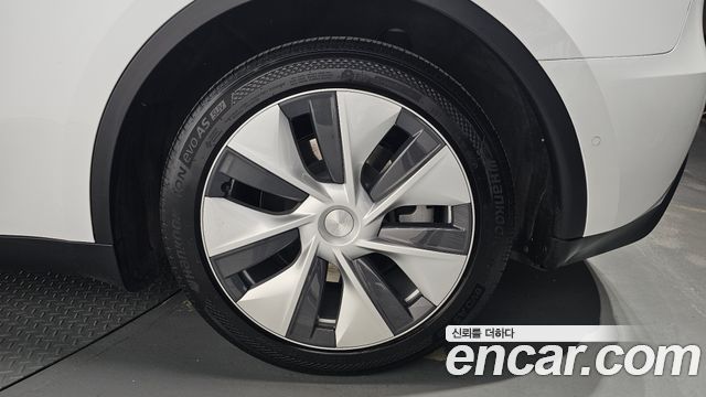 Tesla Model Y 2021 — photo 7