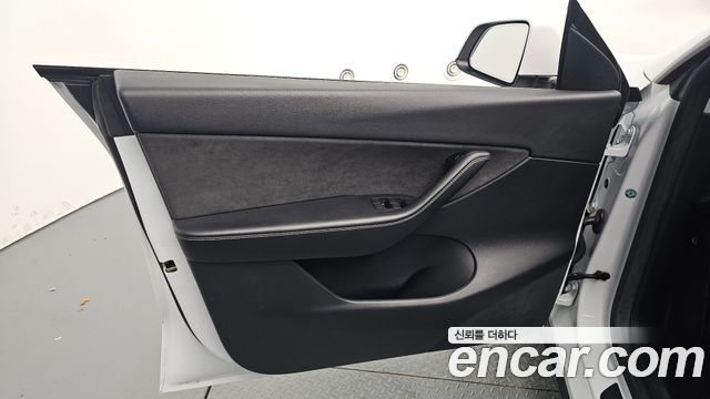 Tesla Model Y 2021 — photo 14