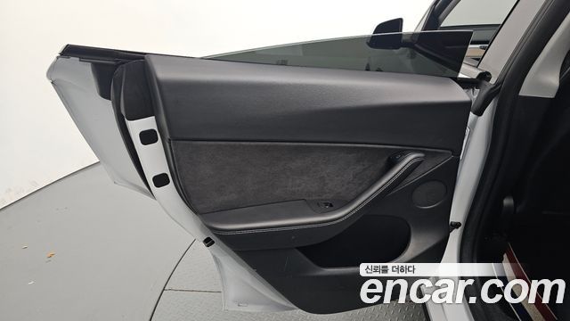 Tesla Model Y 2021 — photo 15