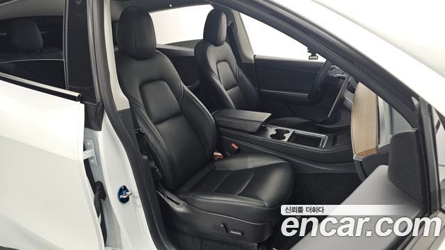 Tesla Model Y 2021 — photo 16