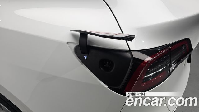Tesla Model Y 2021 — photo 38