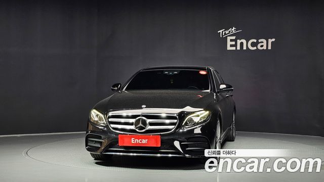 Mercedes-Benz E-Class 2019 — photo 3