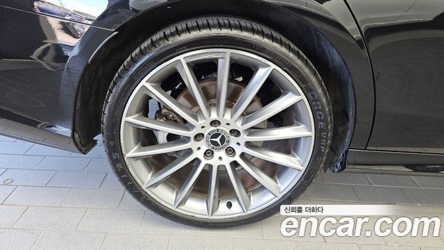 Mercedes-Benz E-Class 2019 — photo 5