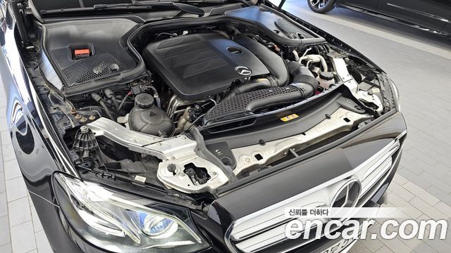 Mercedes-Benz E-Class 2019 — photo 6