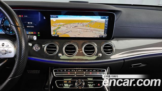 Mercedes-Benz E-Class 2019 — photo 14