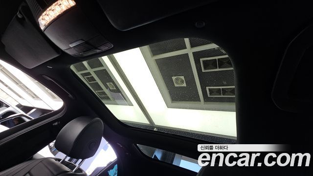 Mercedes-Benz E-Class 2019 — photo 18
