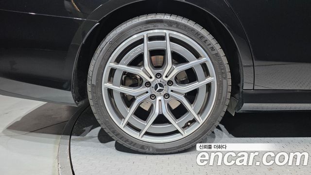 Mercedes-Benz E-Class 2022 — photo 5