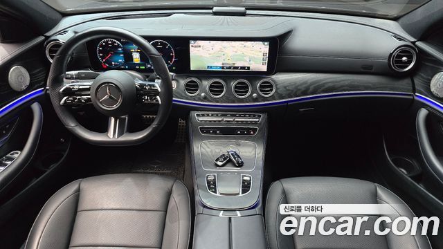 Mercedes-Benz E-Class 2022 — photo 10