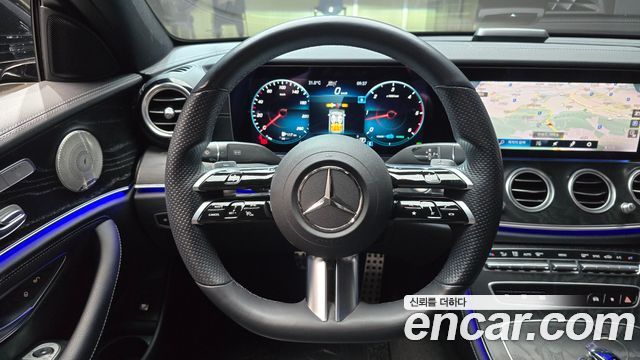 Mercedes-Benz E-Class 2022 — photo 19