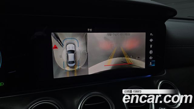 Mercedes-Benz E-Class 2022 — photo 20