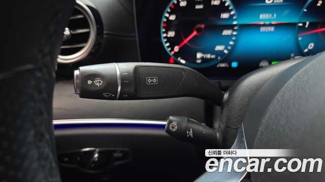 Mercedes-Benz E-Class 2022 — photo 26