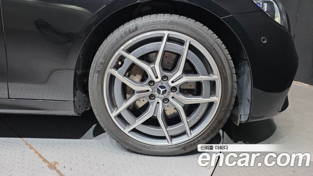 Mercedes-Benz E-Class 2022 — photo 7