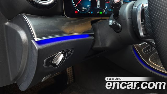 Mercedes-Benz E-Class 2022 — photo 27