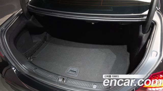 Mercedes-Benz E-Class 2022 — photo 33