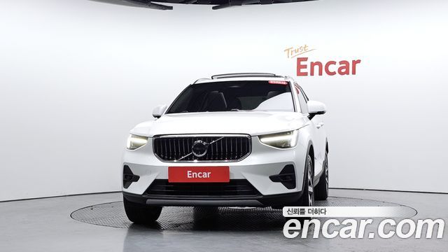 Volvo XC40 2025 — photo 3