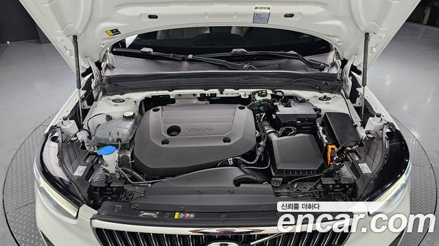 Volvo XC40 2025 — photo 6