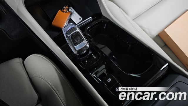 Volvo XC40 2025 — photo 12