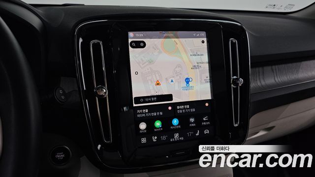 Volvo XC40 2025 — photo 20