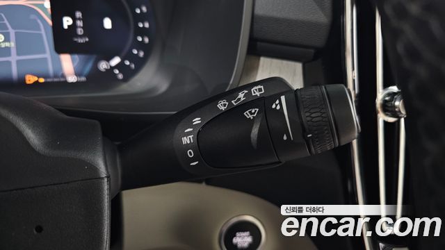 Volvo XC40 2025 — photo 27