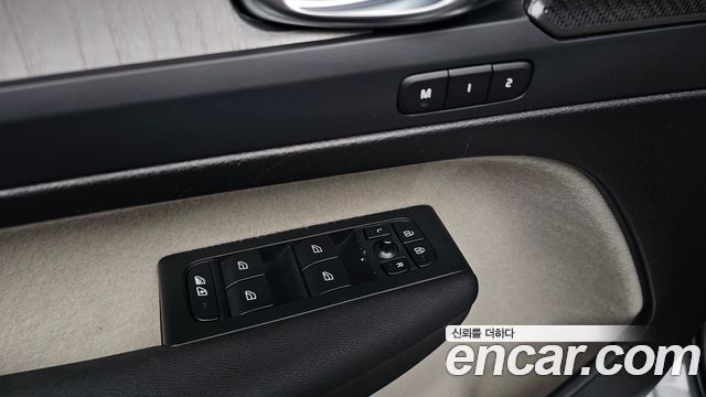 Volvo XC40 2025 — photo 30