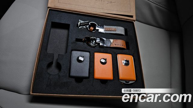 Volvo XC40 2025 — photo 37