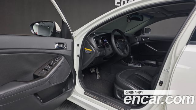 Kia K5 2011 — photo 10