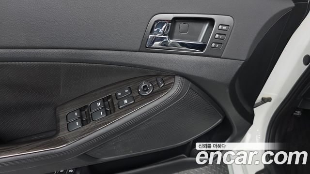 Kia K5 2011 — photo 11