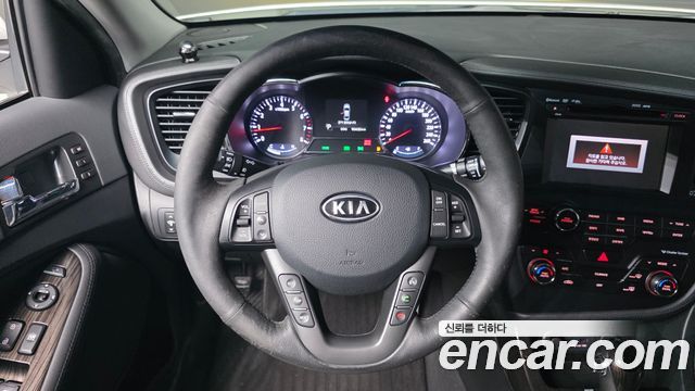 Kia K5 2011 — photo 13