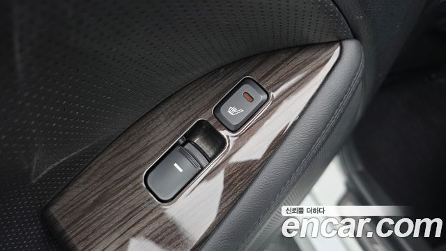 Kia K5 2011 — photo 18