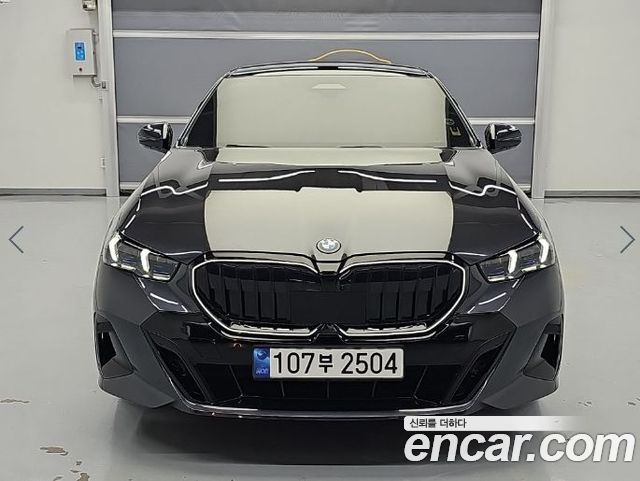BMW 5-Series 2024 — photo 2