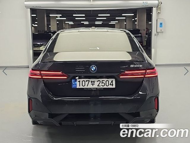 BMW 5-Series 2024 — photo 3
