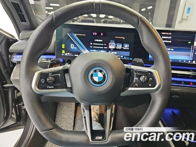BMW 5-Series 2024 — photo 9