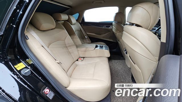 Genesis G80 2017 — photo 18