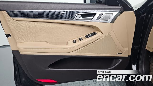 Genesis G80 2017 — photo 14