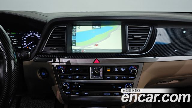 Genesis G80 2017 — photo 31