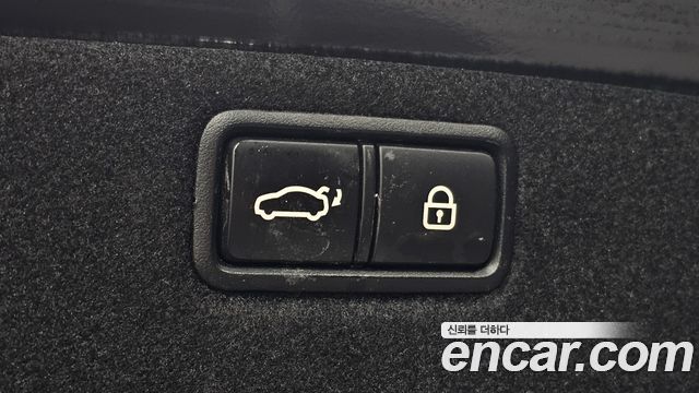 Genesis G80 2017 — photo 36