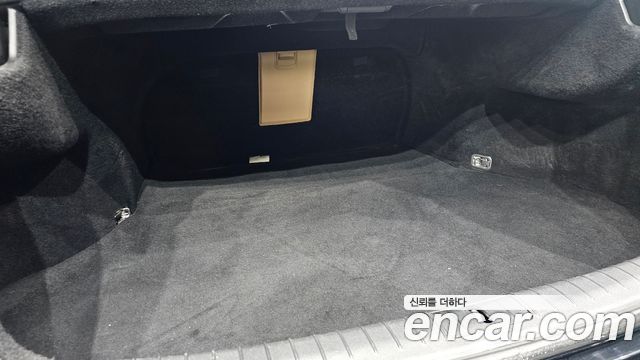 Genesis G80 2017 — photo 37
