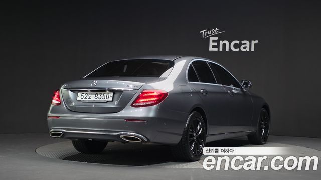 Mercedes-Benz E-Class 2019 — photo 2